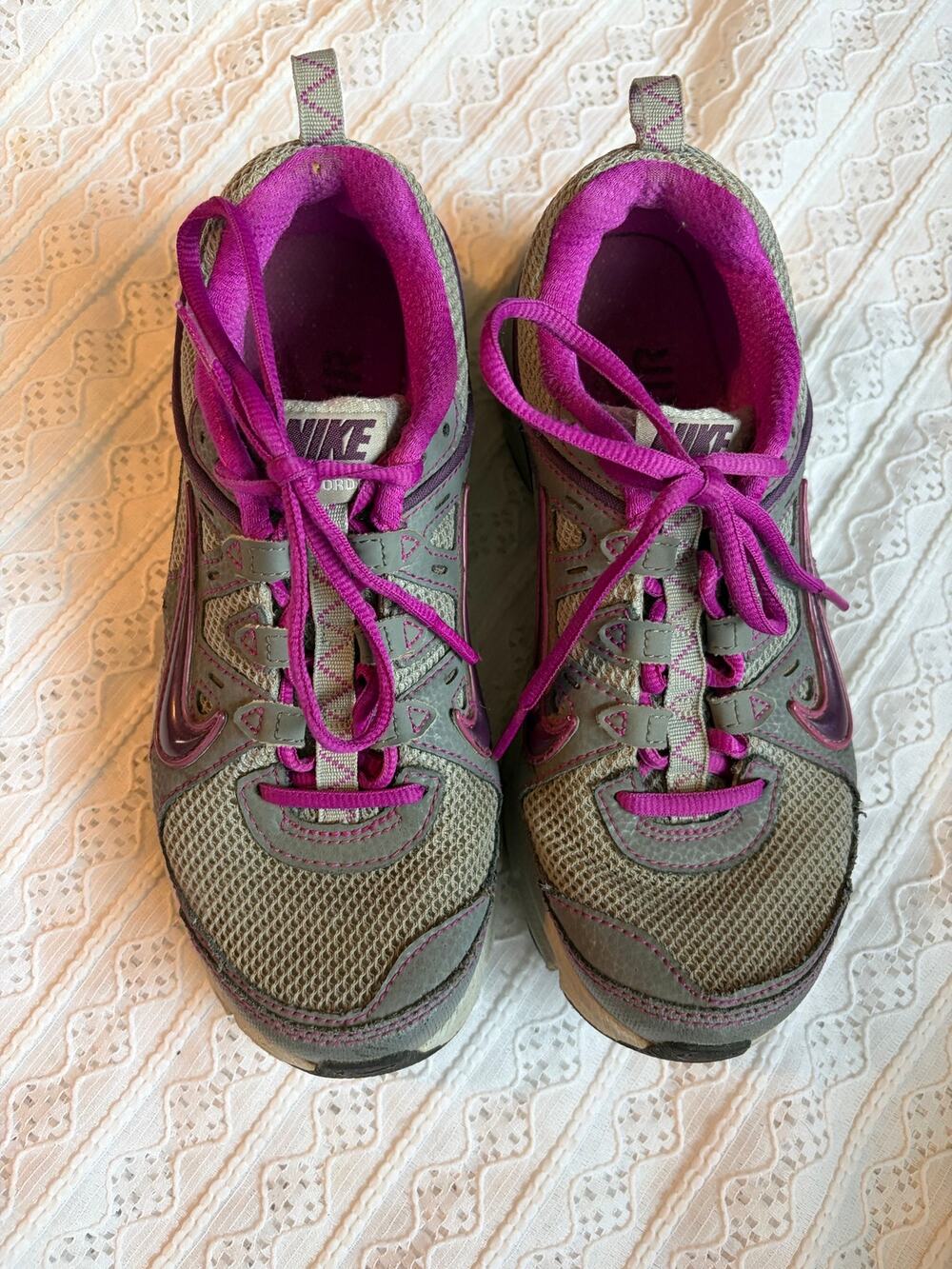 Nike Air Trail Running Shoes Gray Pink Women's Size 7 Mesh Sneakers 443847-005
